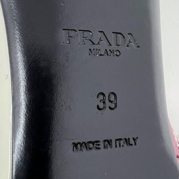 Prada 2017 Ivory Patent Leather Floral Appliqué Flat Sandals Size 39 - Picture 7 of 9